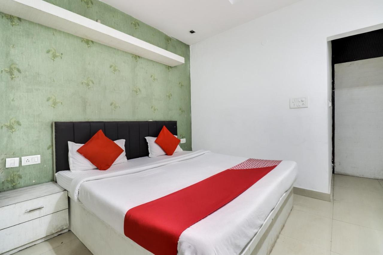 Oyo Flagship Just-9 Inn Near Sahara Ganj Mall Lucknow Exterior photo