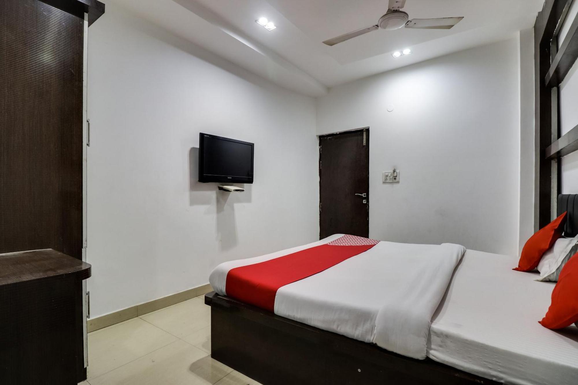 Oyo Flagship Just-9 Inn Near Sahara Ganj Mall Lucknow Exterior photo